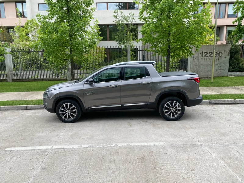 RAM 1000 2.0 Laramie 4X4 Doble Cabina AT 2021 - Imagen 5 de 20