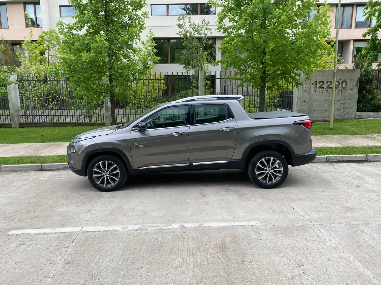 RAM 1000 2.0 Laramie 4X4 Doble Cabina AT 2021 - Foto 5 de 20
