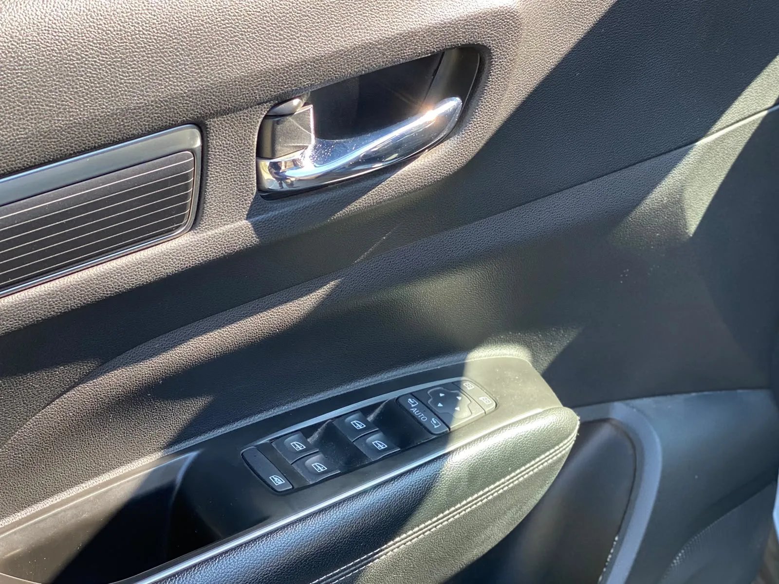 Renault Koleos 2.5 Intens 2WD AT 2022 - Imagen 15 de 20