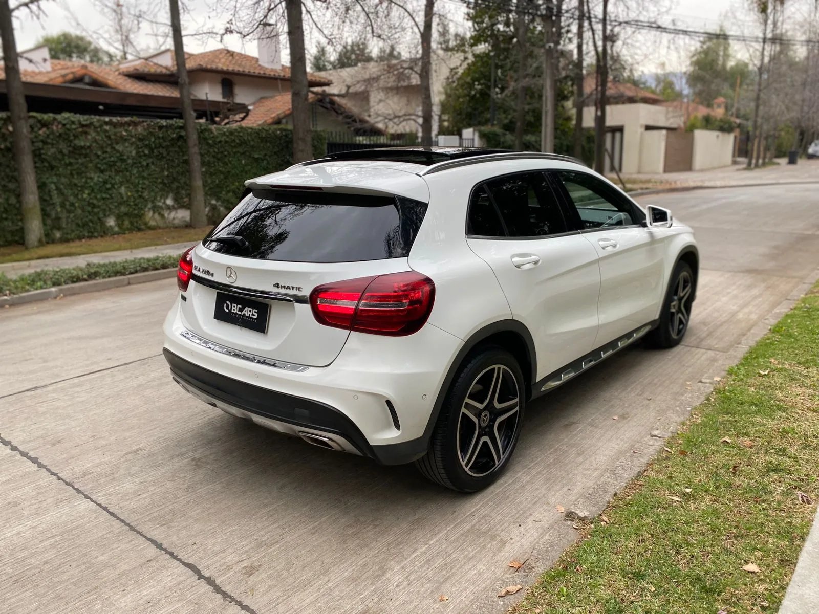MERCEDES-BENZ GLA 220 2.1 CDI Diésel 4MATIC 4X4 AT 2019 - Imagen 10 de 20