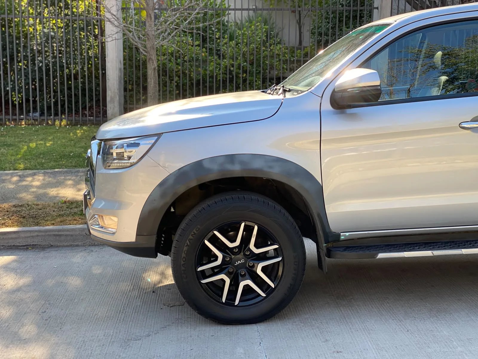 JAC T8 2.0 Comfort 4X2 Diésel MT 2023 - Imagen 4 de 20