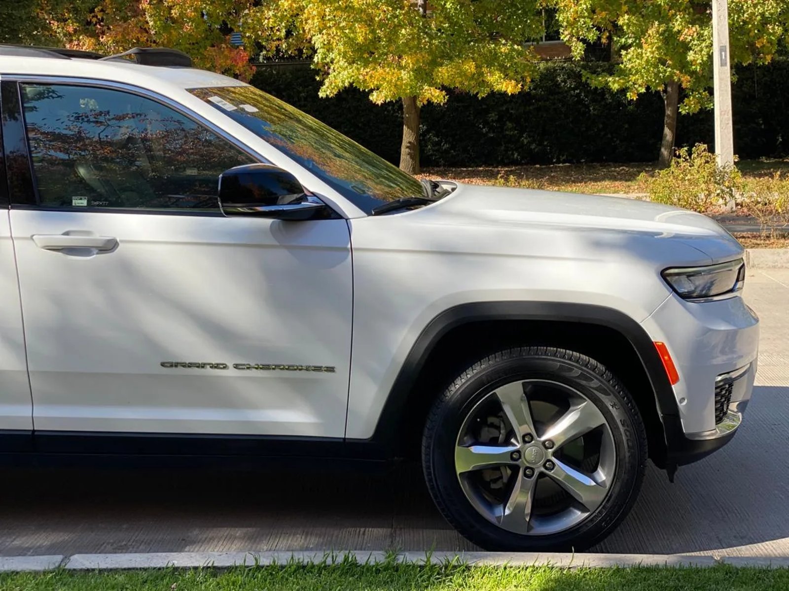 Jeep Grand Cherokee 3.6 Limited L Auto 4WD 2023 - Imagen 12 de 20