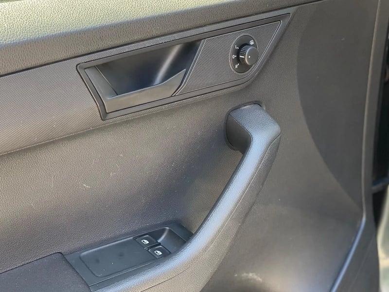 Skoda Fabia 1.0 TSI Active 4 2 MT 2018 - Imagen 15 de 16