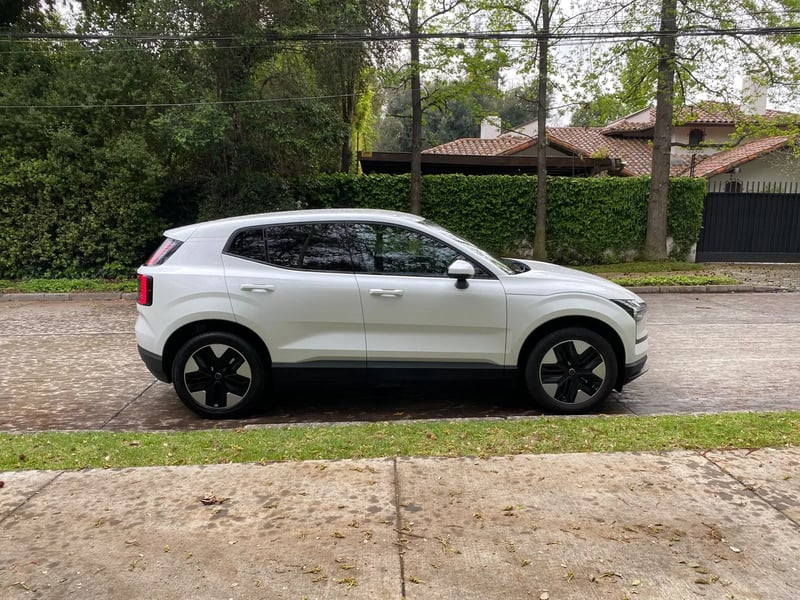 Volvo EX30 Eléctrico Core E40 4X2 AT 2025 - Imagen 11 de 20