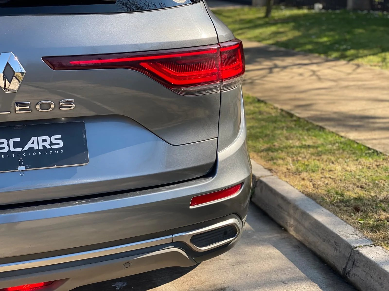 Renault Koleos 2.5 Intens 2WD AT 2022 - Imagen 9 de 20