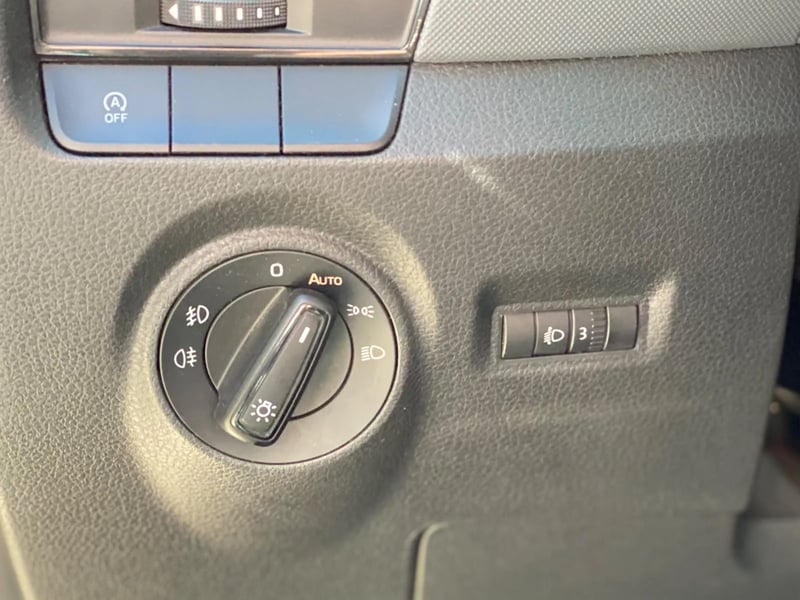 Skoda Fabia 1.0 TSI Active 4 2 MT 2018 - Imagen 16 de 16