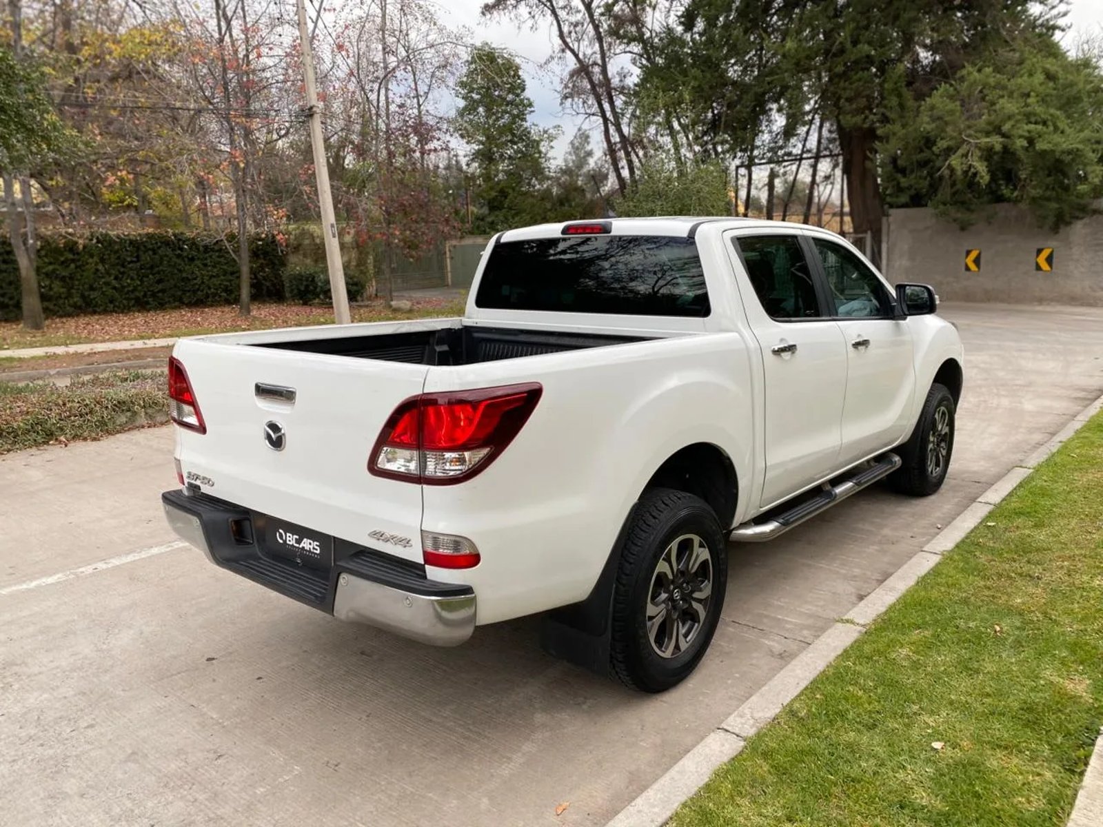 Mazda BT-50 2.2 SDX Diésel 4X4 Doble Cabina 6MT 2021 - Imagen 10 de 20