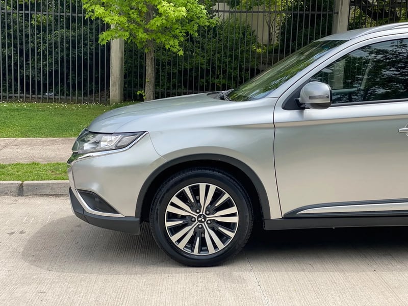 Mitsubishi Outlander 2.4 GLX 4X4 AT 2020 - Imagen 4 de 20