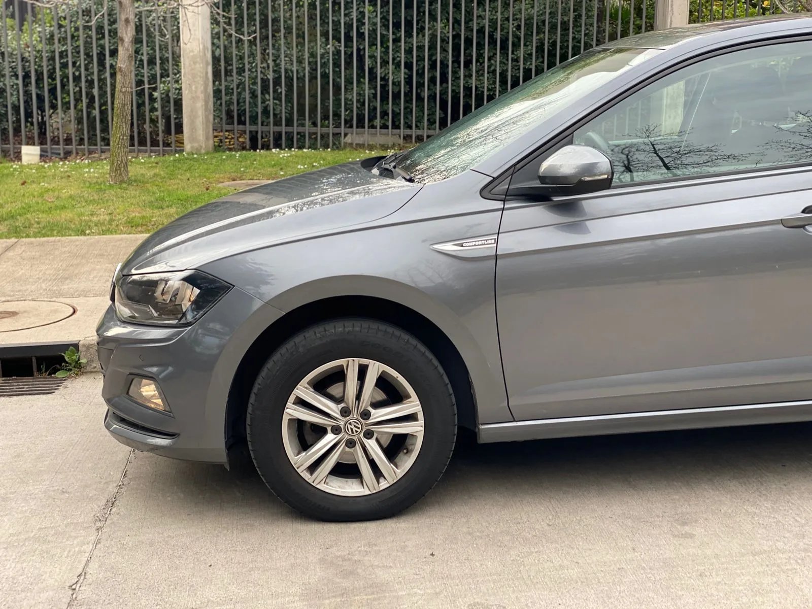 Volkswagen Polo 1.6 Comfortline 4X2 MT 2018 - Foto 4 de 20