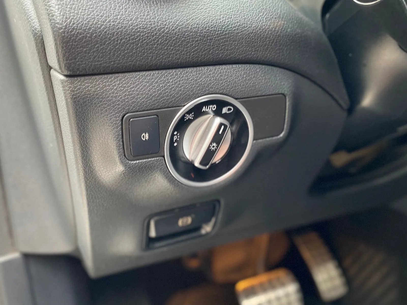 MERCEDES-BENZ GLA 220 2.1 CDI Diésel 4MATIC 4X4 AT 2019 - Imagen 16 de 20