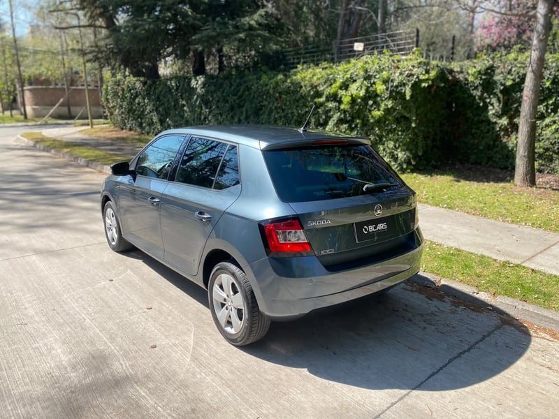 Skoda Fabia 1.0 TSI Active 4 2 MT 2018 - Imagen 6 de 16