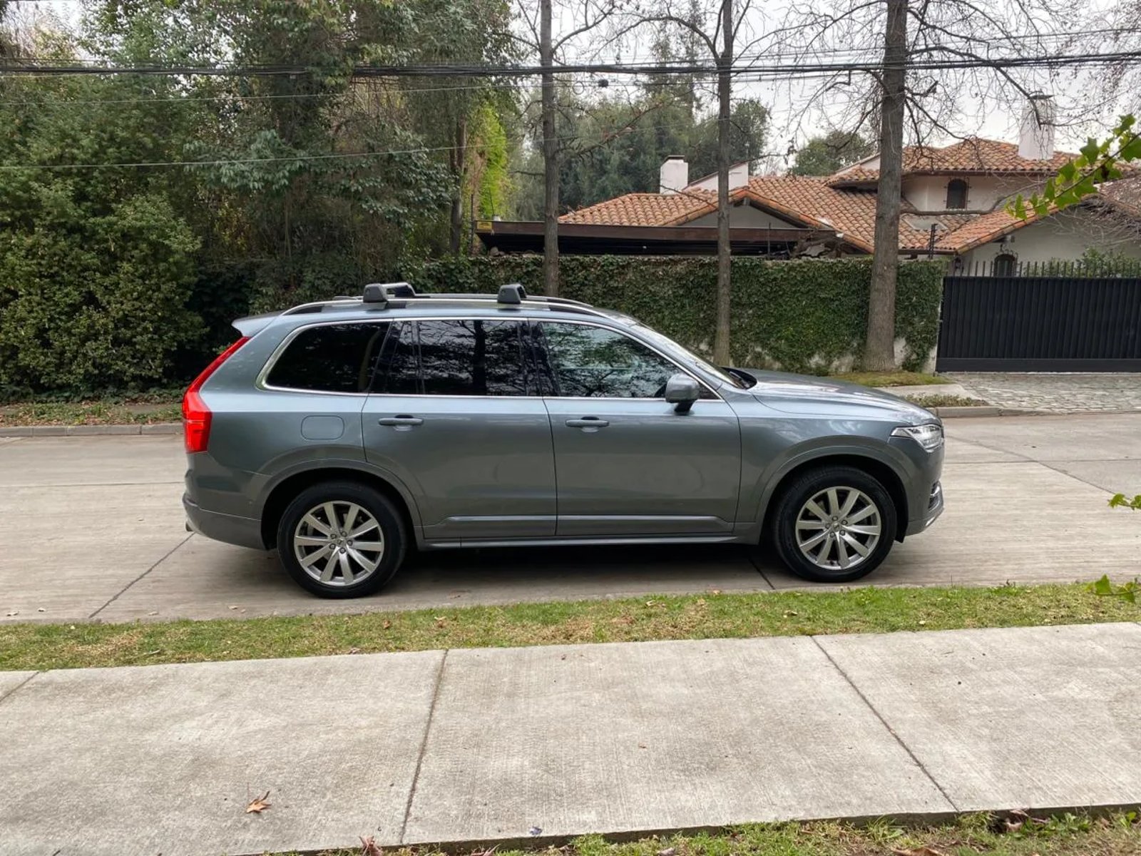 VOLVO XC90 2.0 T5 Momentum Kinetic Auto 4WD 2019 - Imagen 11 de 20