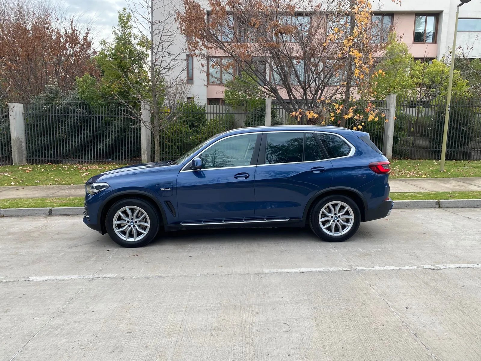 BMW X5 3.0 xDrive 45E Heritage Auto 2022 - Foto 5 de 20