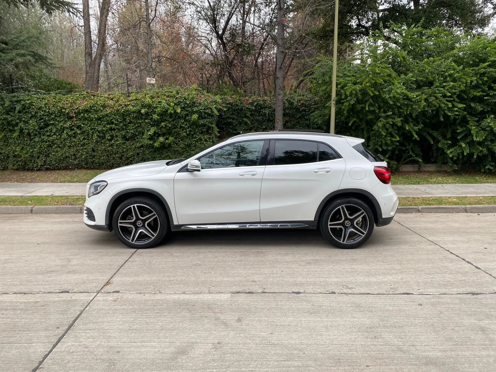 MERCEDES-BENZ GLA 220 2.1 CDI Diésel 4MATIC 4X4 AT 2019 - Foto 5 de 20