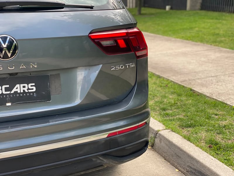Volkswagen Tiguan 1.4 TSI Comfortline 4X2 AT 2023 - Imagen 8 de 20