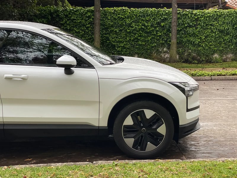 Volvo EX30 Eléctrico Core E40 4X2 AT 2025 - Imagen 12 de 20