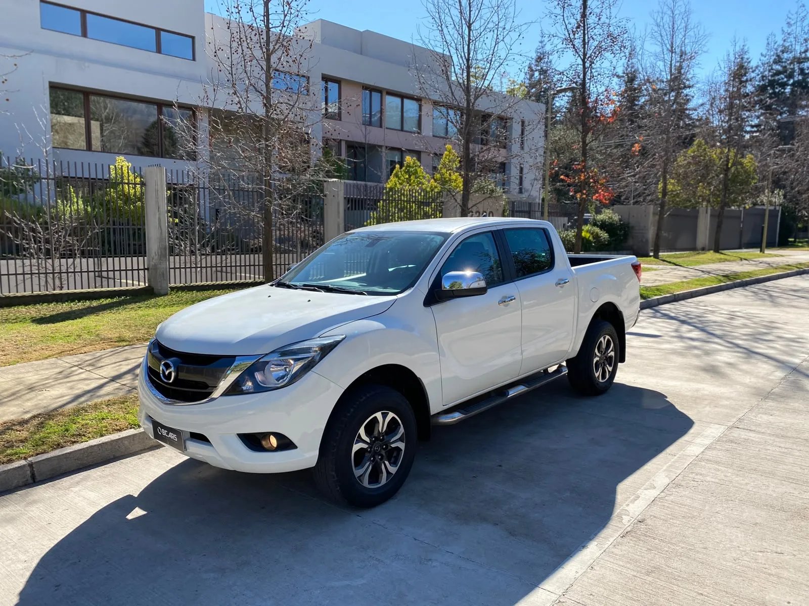 Mazda BT-50 3.2 SDX High Diésel 4X4 Doble Cabina 6AT 2021 - Foto 2 de 20
