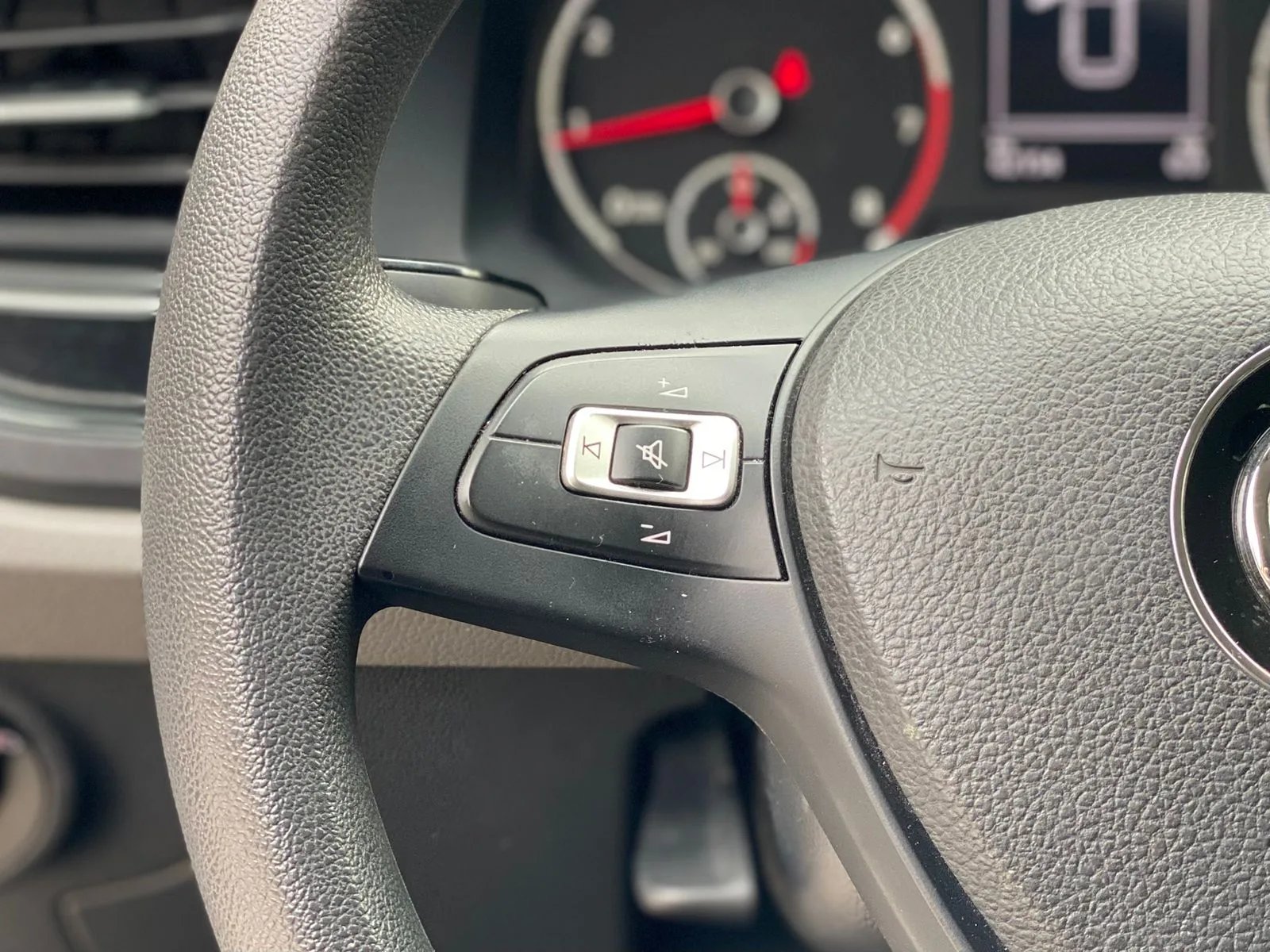 Volkswagen Polo 1.6 Comfortline 4X2 MT 2018 - Imagen 18 de 20