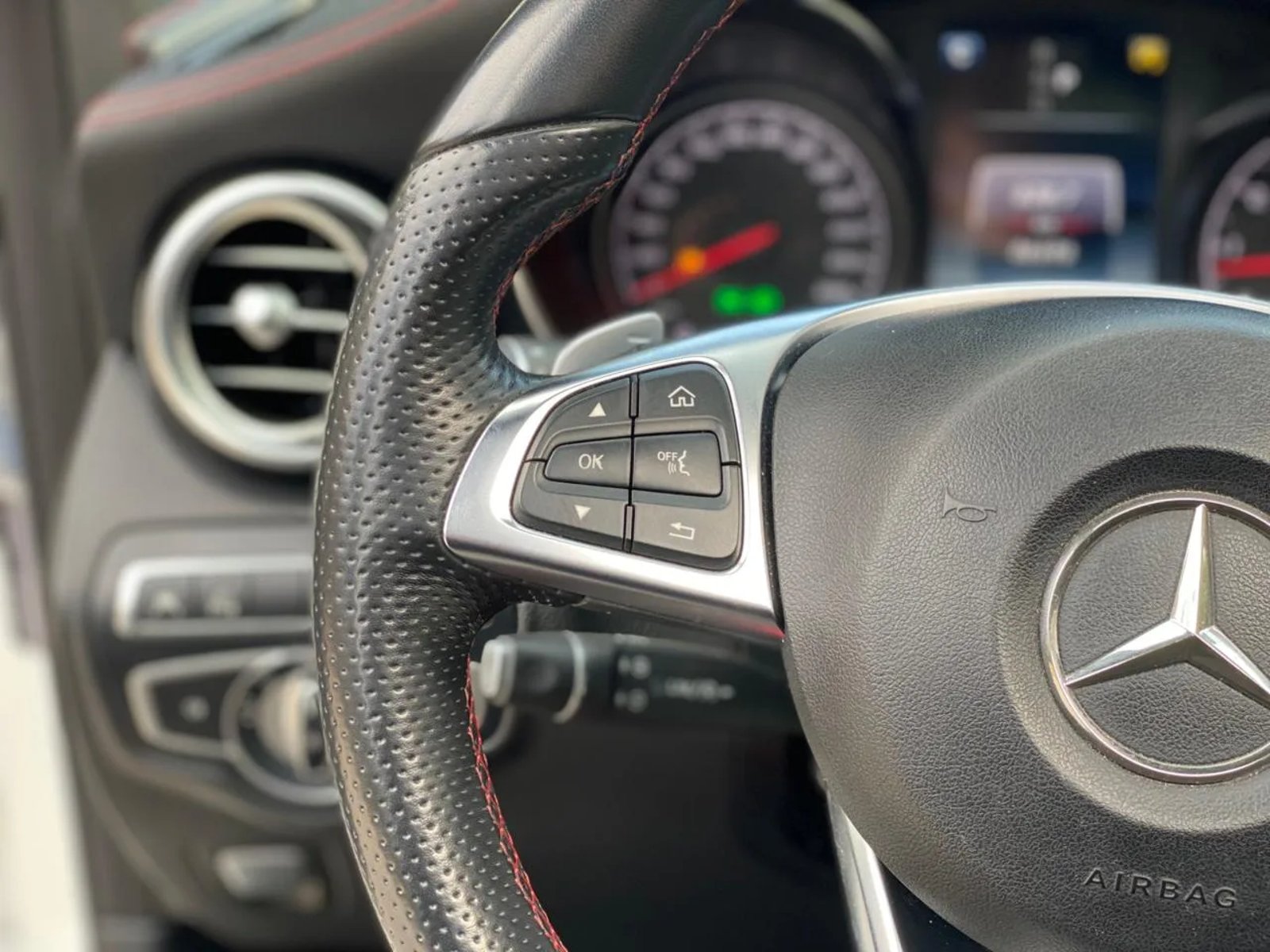 Mercedes-Benz GLC 43 AMG 3.0 Biturbo Auto 2018 - Imagen 18 de 20