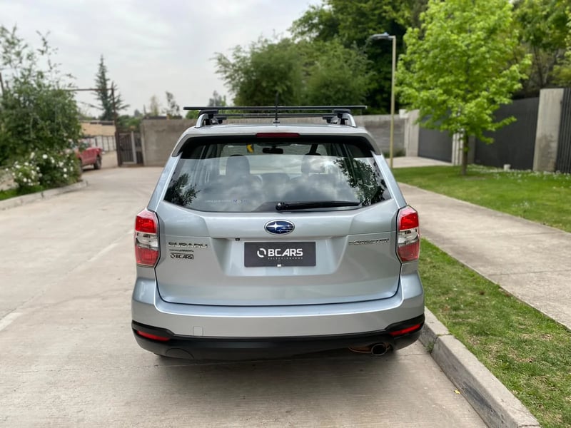Subaru Forester 2.0 XS AWD CVT AT 2014 - Imagen 8 de 20