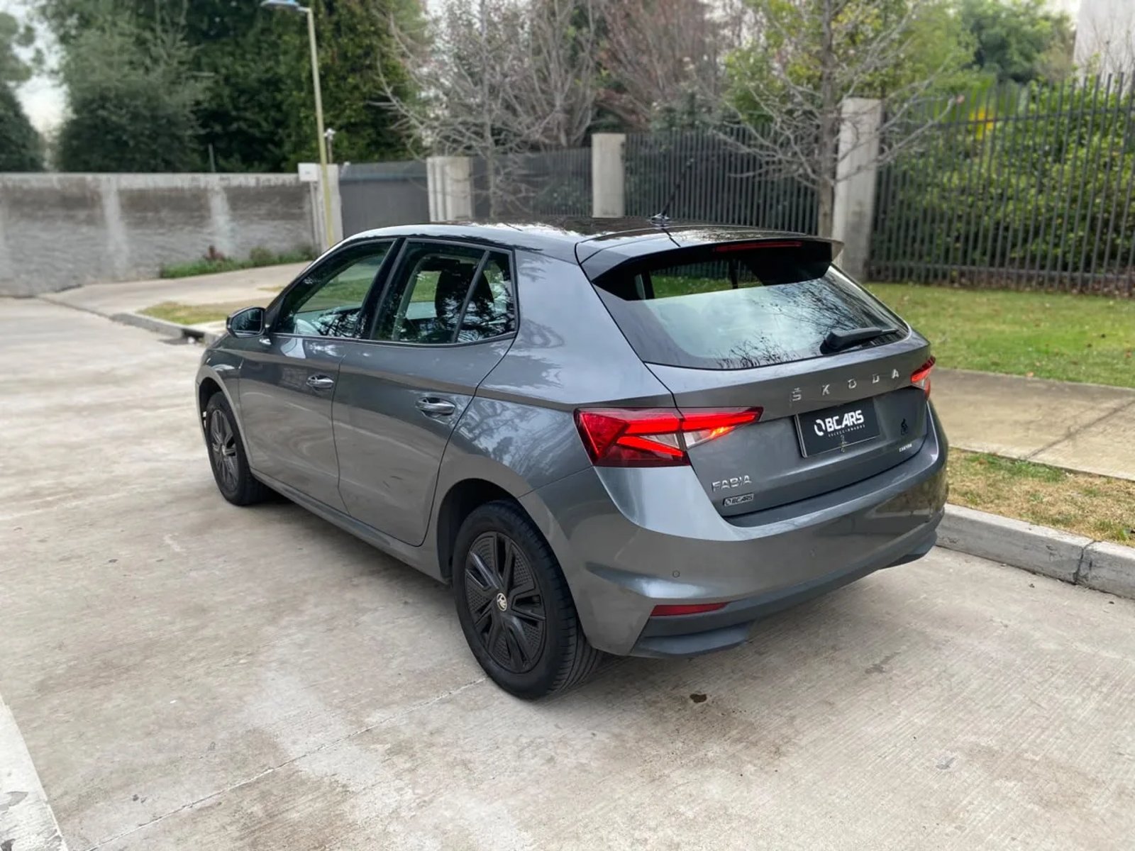 Skoda Fabia 1.0 Ambiente 4X2 HB MT 2023 - Imagen 6 de 20