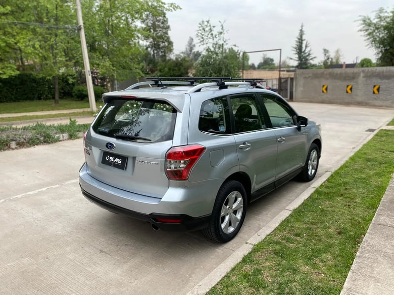 Subaru Forester 2.0 XS AWD CVT AT 2014 - Imagen 10 de 20