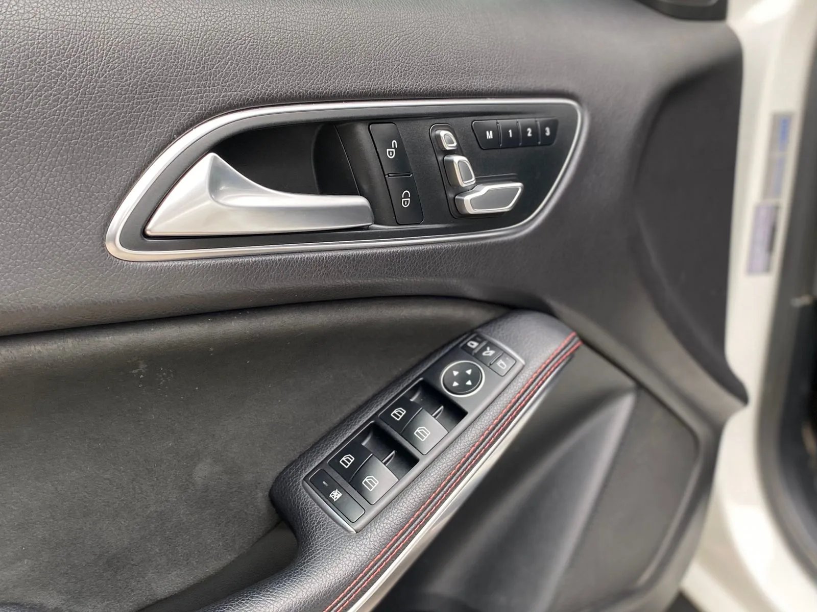 MERCEDES-BENZ GLA 220 2.1 CDI Diésel 4MATIC 4X4 AT 2019 - Imagen 15 de 20