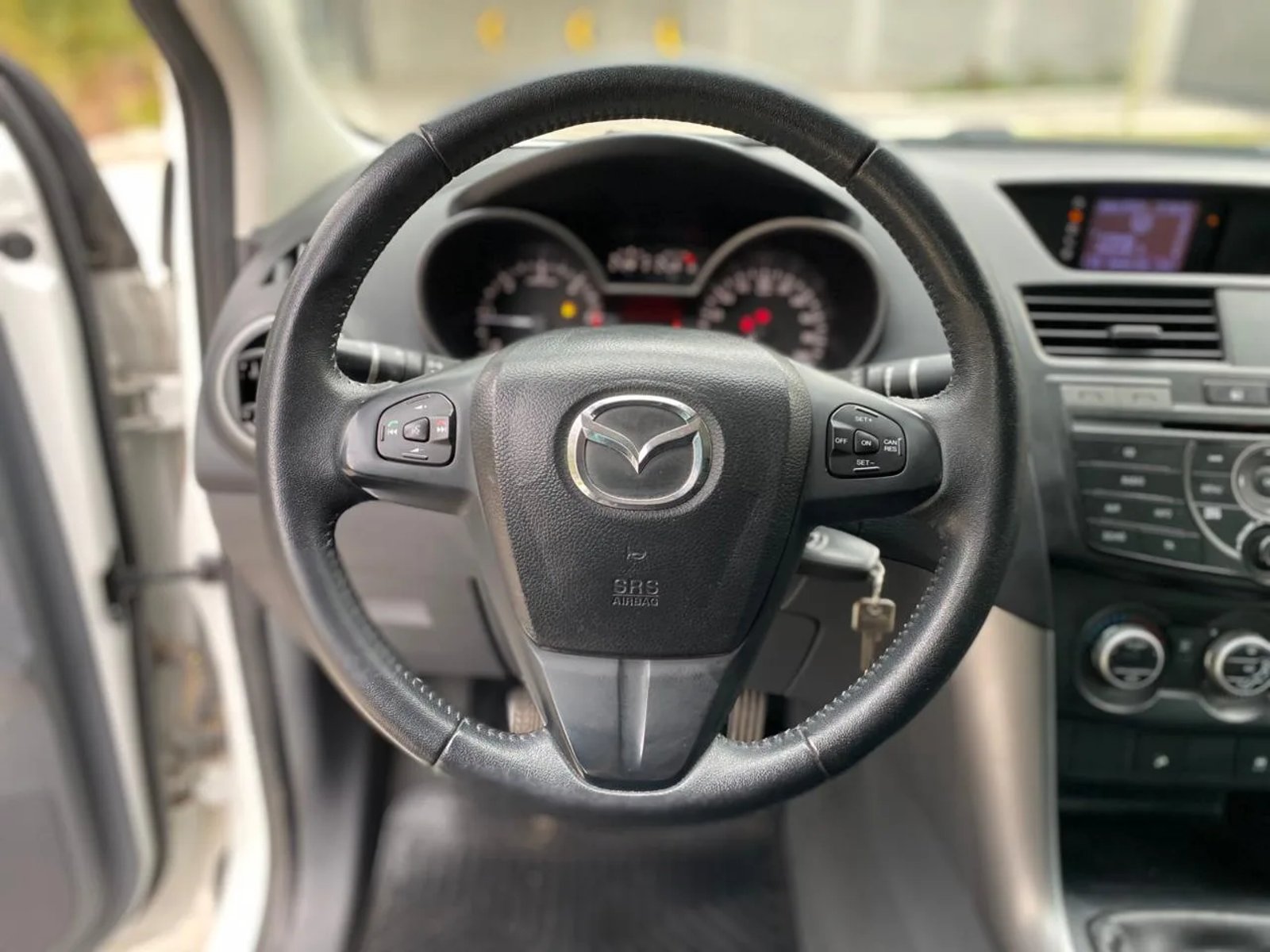 Mazda BT-50 2.2 SDX Diésel 4X4 Doble Cabina 6MT 2021 - Imagen 18 de 20