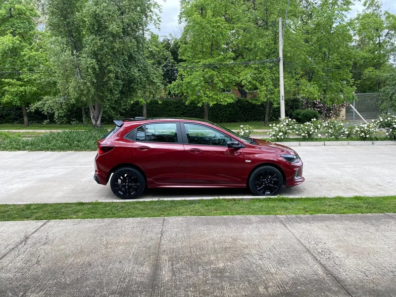 Chevrolet Onix 1.0T RS 4X2 HB MT 2024 - Imagen 11 de 20