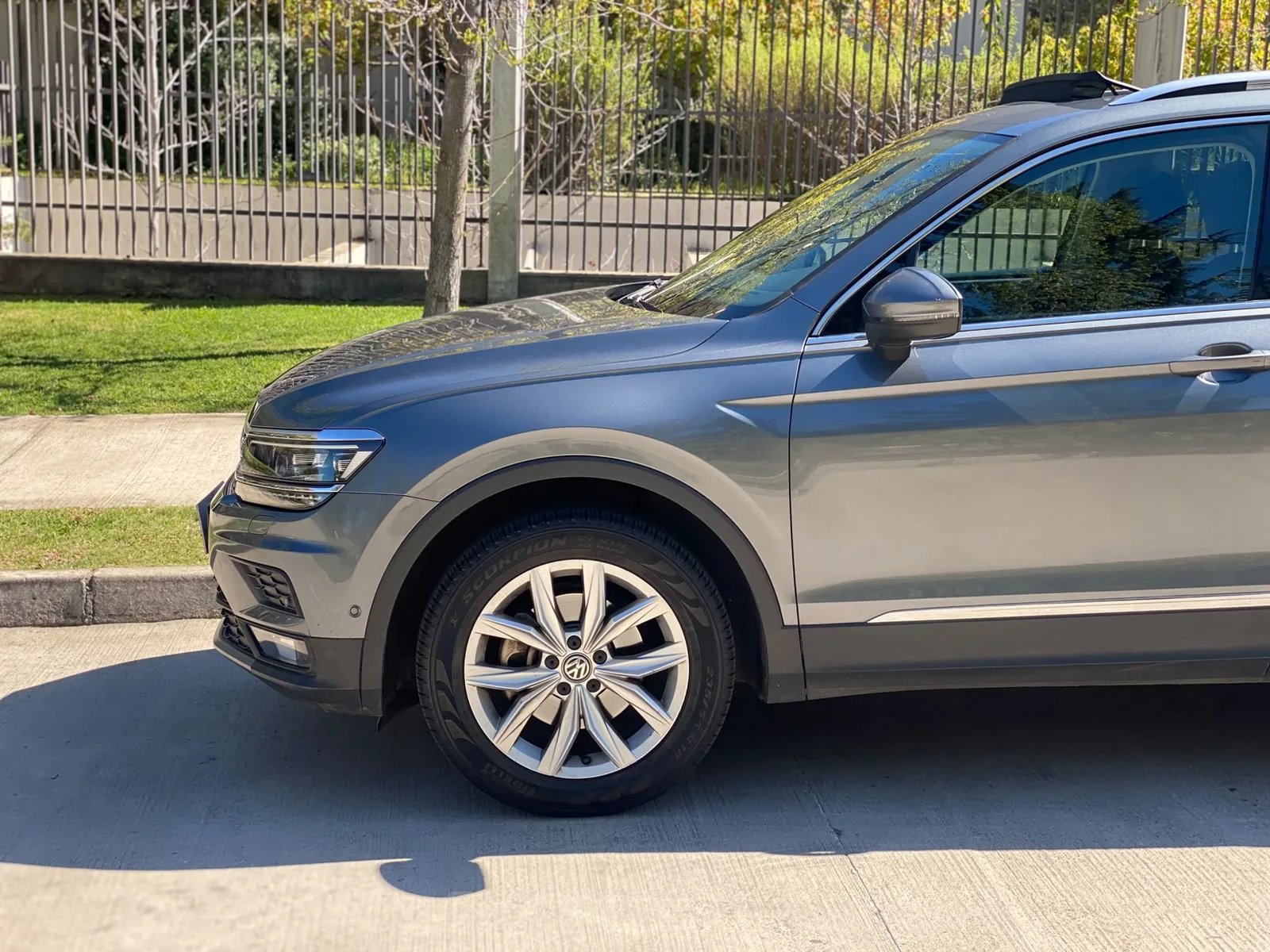 Volkswagen Tiguan 1.4 TSI Highline 4X2 AT 2019 - Foto 4 de 20