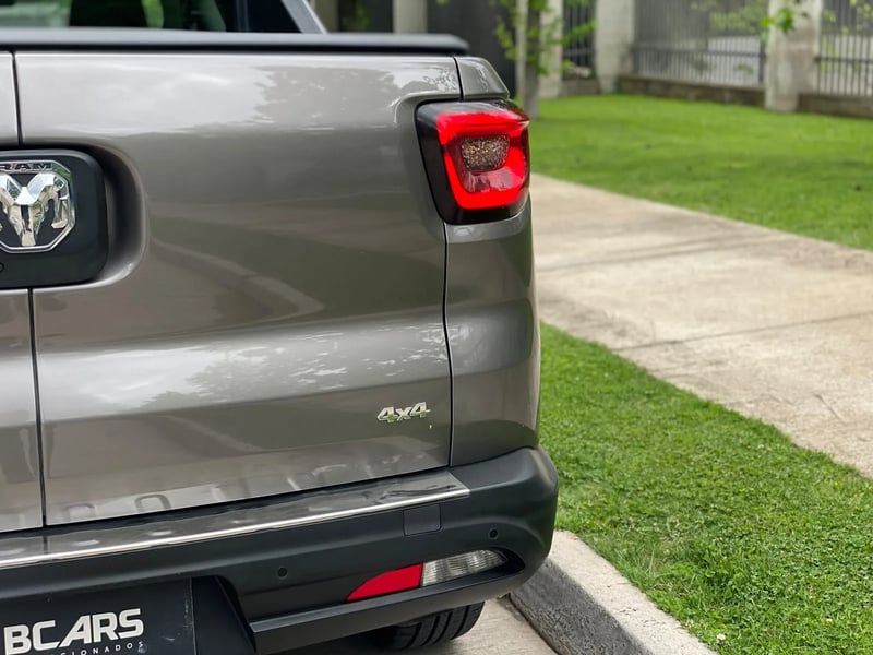 RAM 1000 2.0 Laramie 4X4 Doble Cabina AT 2021 - Imagen 9 de 20