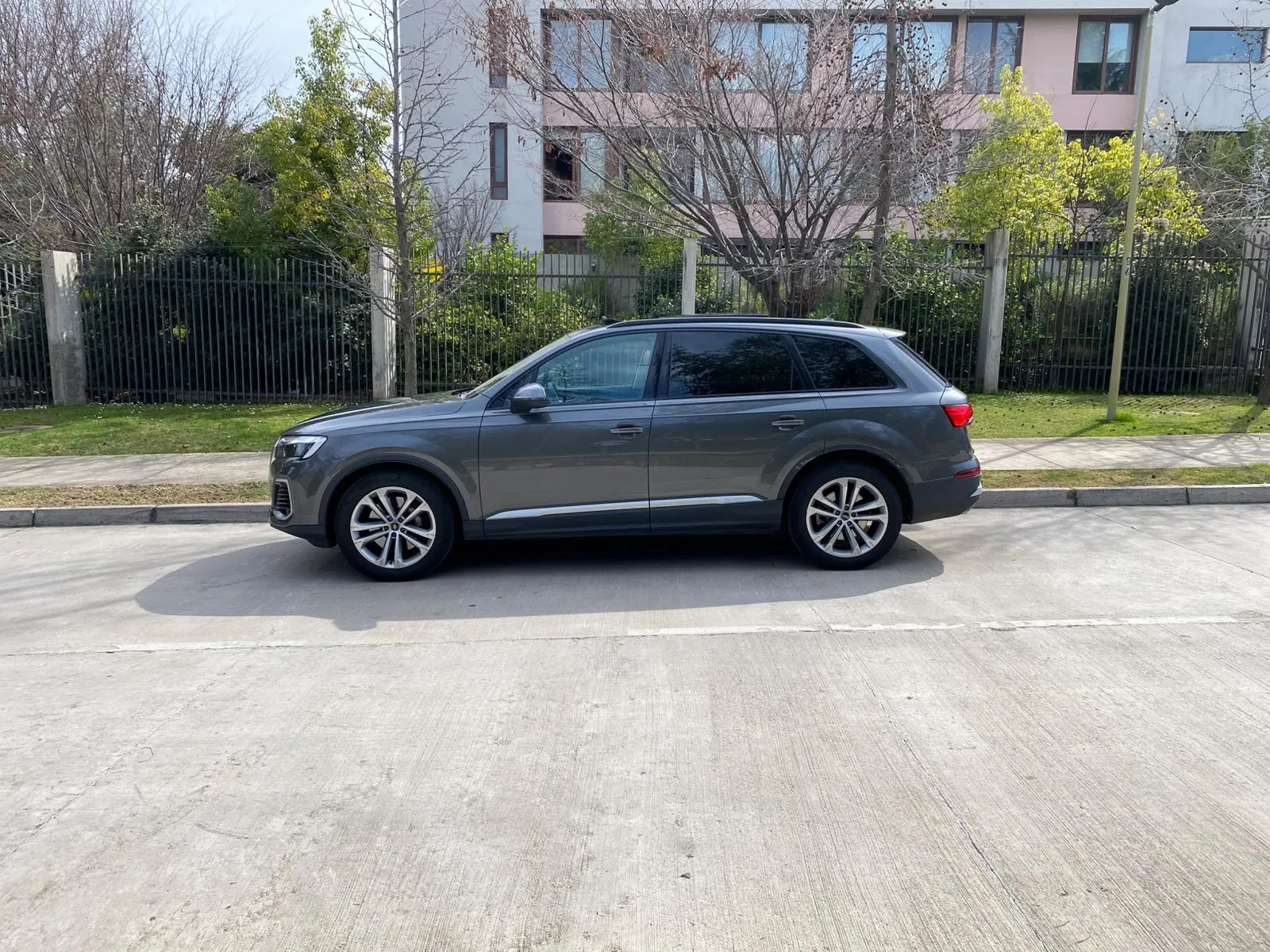 Audi Q7 3.0 55 TFSI PI Quattro 4X4 7 Pasajeros AT 2025 - Imagen 5 de 20