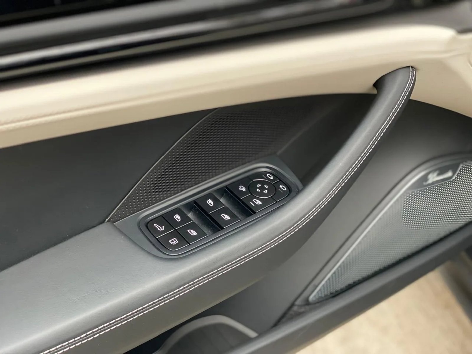 Porsche Panamera 4.0 Turbo S E-Hybrid DCT 2025 - Imagen 16 de 20