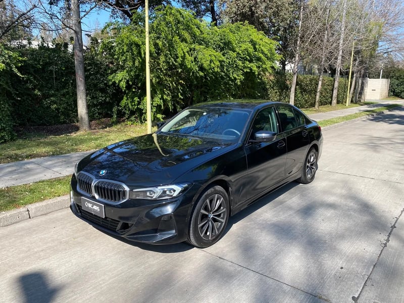 BMW 320i Urban LCI 4X2 AT 2025