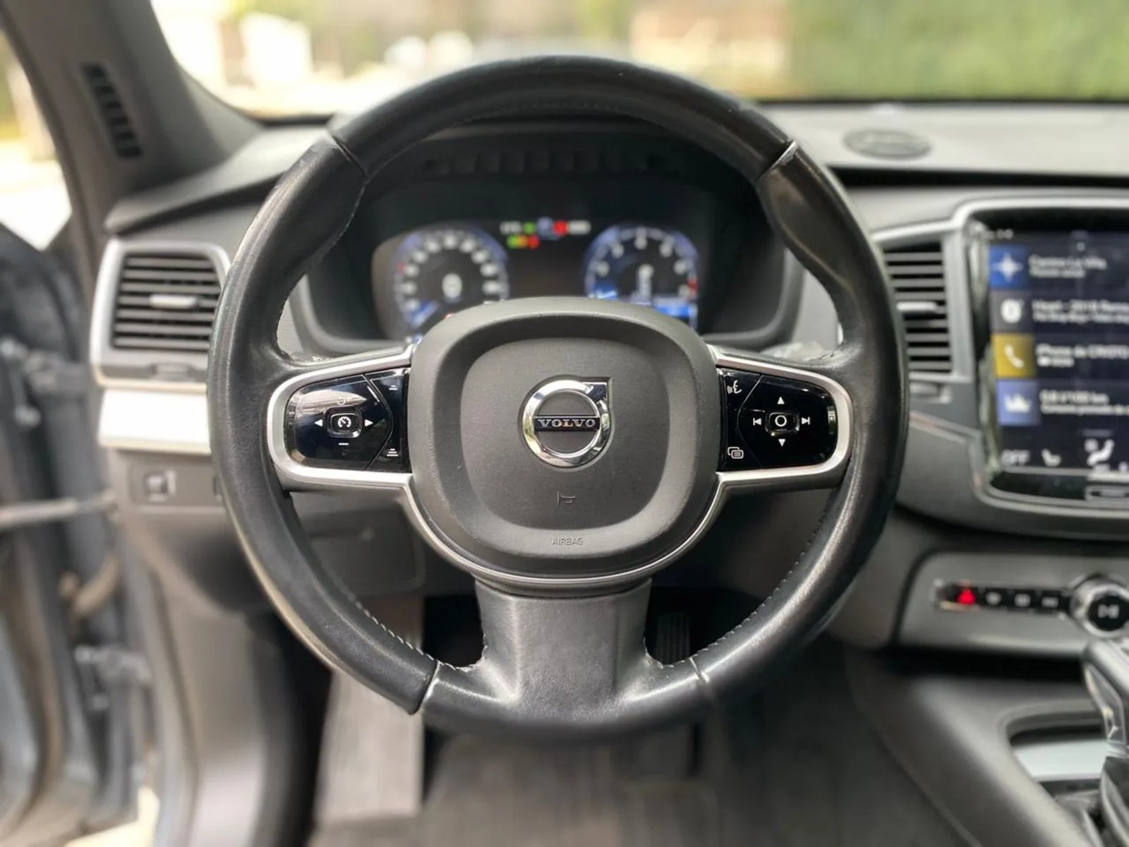 VOLVO XC90 2.0 T5 Momentum Kinetic Auto 4WD 2019 - Imagen 18 de 20