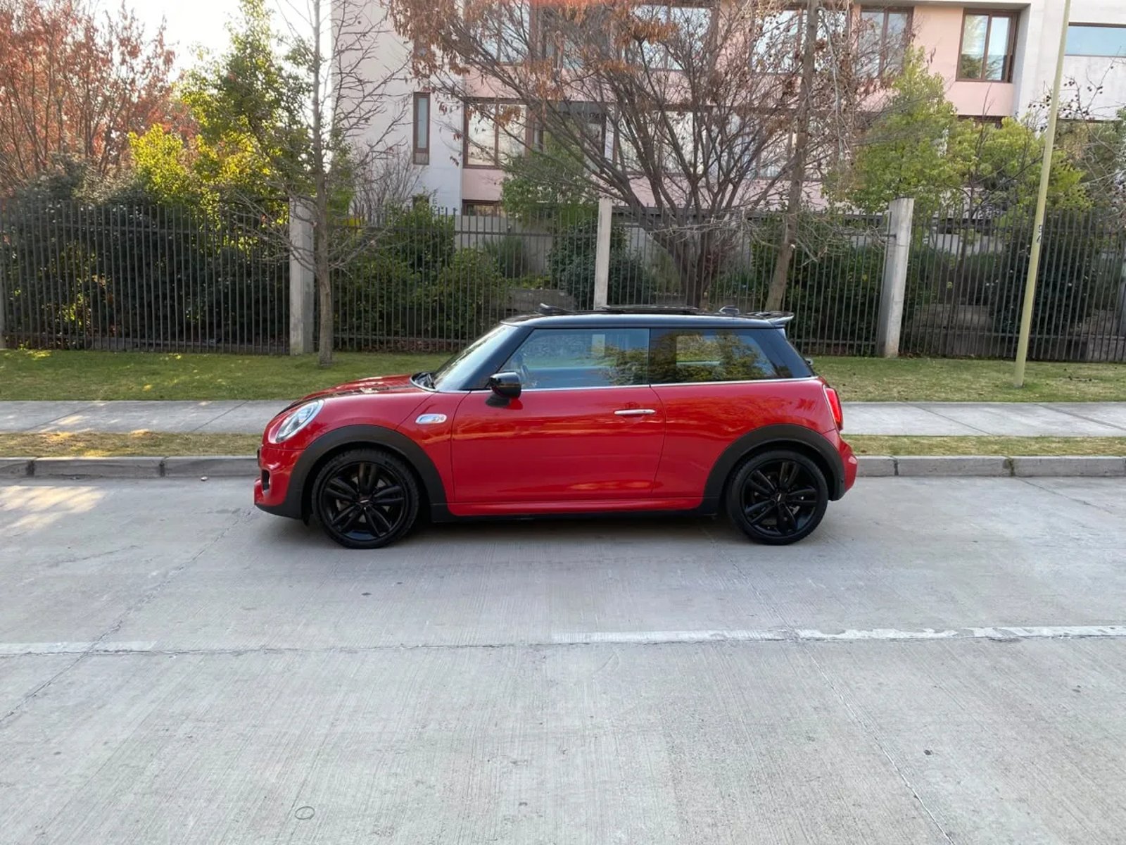 Mini Cooper 2.0 JCW S Package 4X2 HB AT 3P 2021 - Foto 5 de 20
