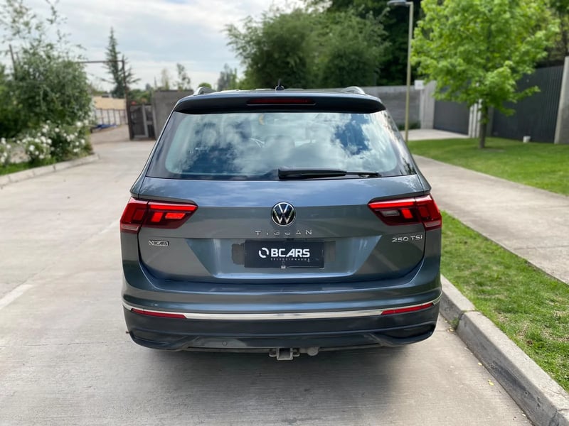 Volkswagen Tiguan 1.4 TSI Comfortline 4X2 AT 2023 - Imagen 7 de 20