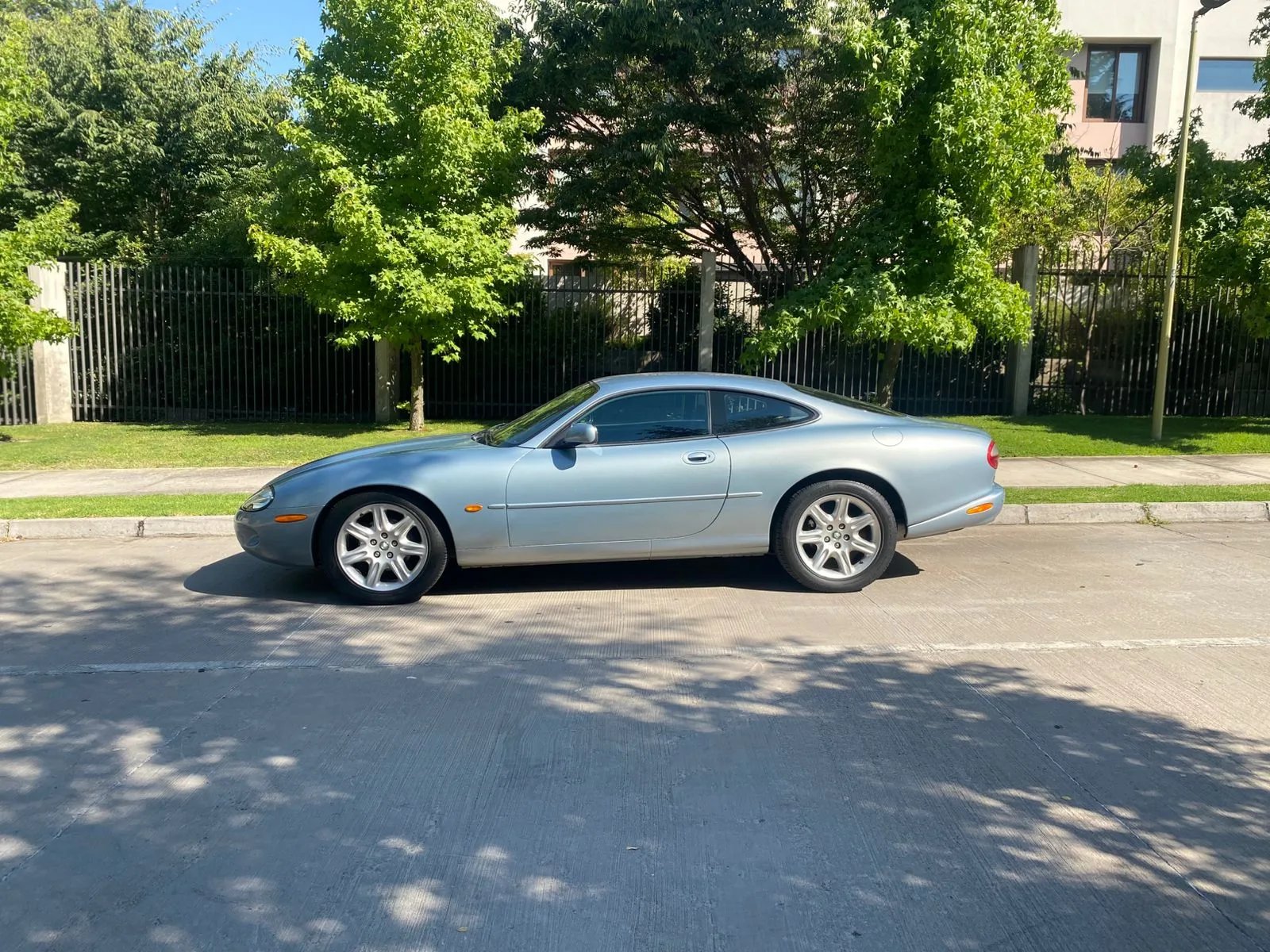 Jaguar XK8 V8 4.0 1997 - Foto 5 de 20