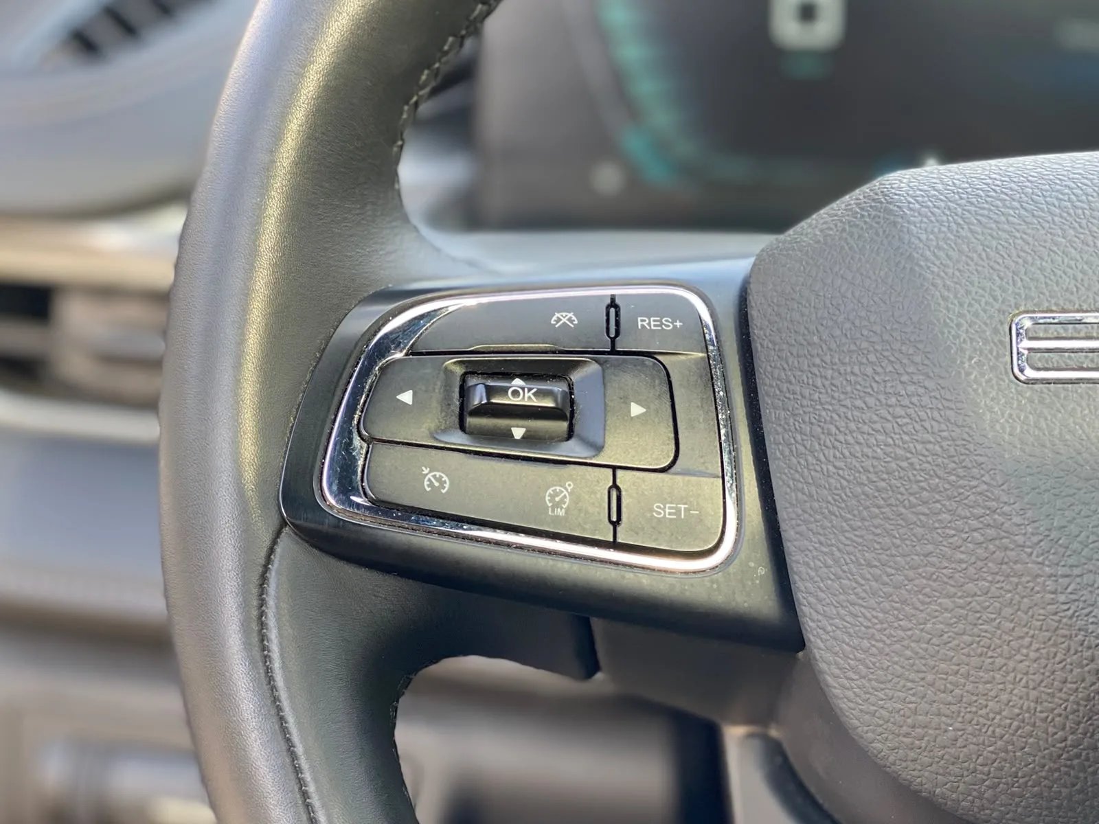 Exeed LX 1.5T Advanced 4X2 CVT AT 2023 - Imagen 18 de 20