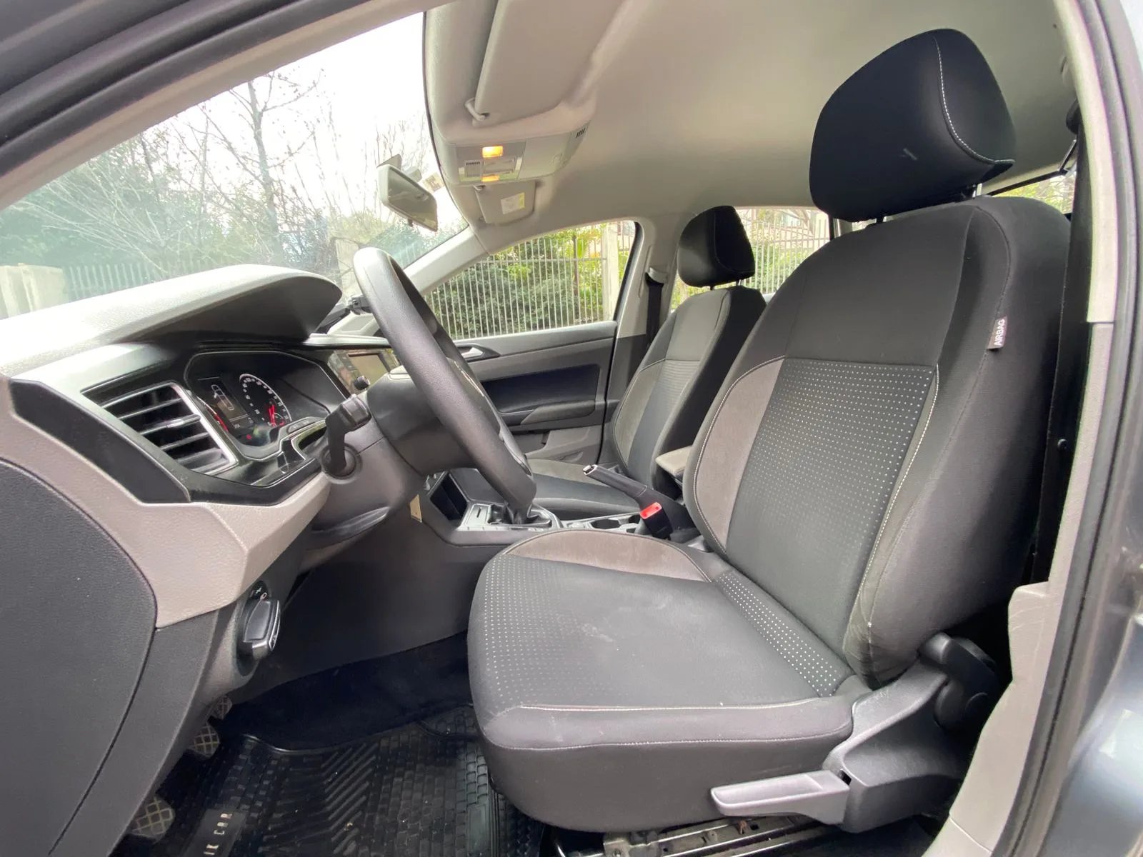 Volkswagen Polo 1.6 Comfortline 4X2 MT 2018 - Imagen 17 de 20