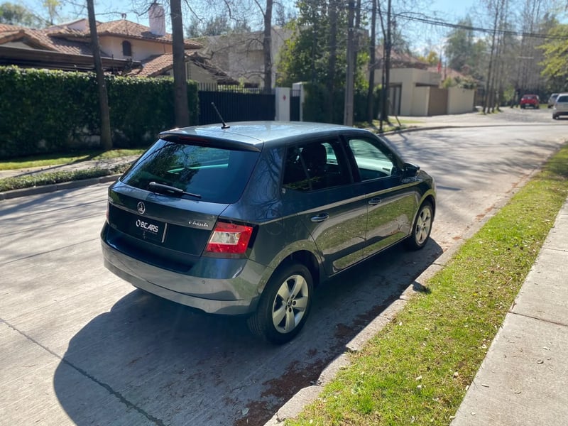 Skoda Fabia 1.0 TSI Active 4 2 MT 2018 - Imagen 10 de 16