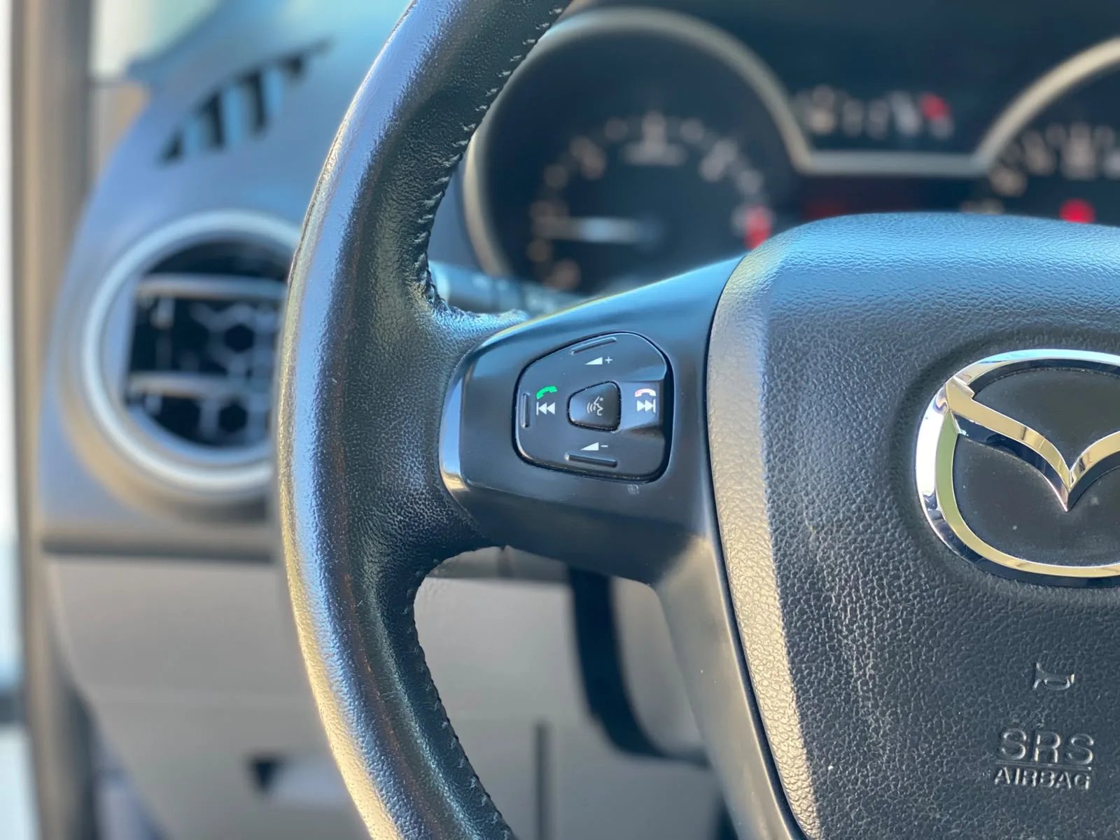Mazda BT-50 3.2 SDX High Diésel 4X4 Doble Cabina 6AT 2021 - Imagen 17 de 20