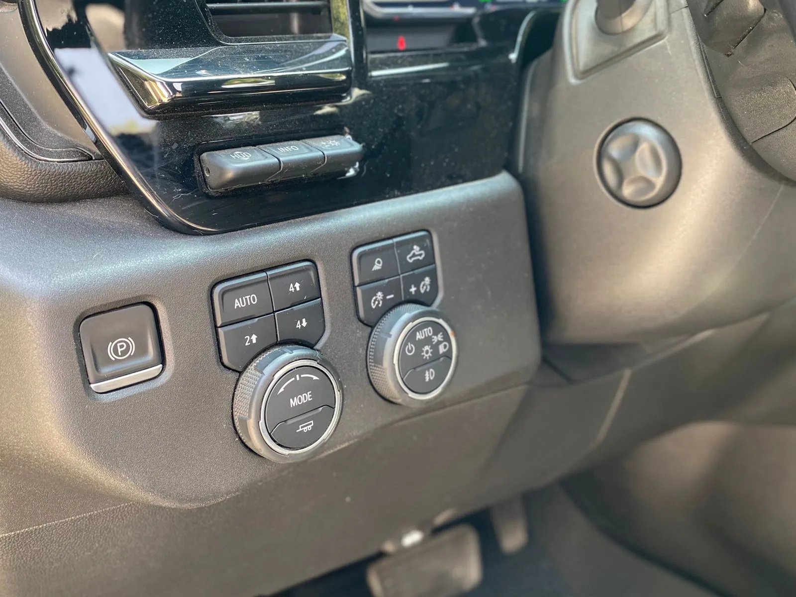 Chevrolet Silverado ZR2 6.2 Auto DC 4WD 2023 - Imagen 17 de 20