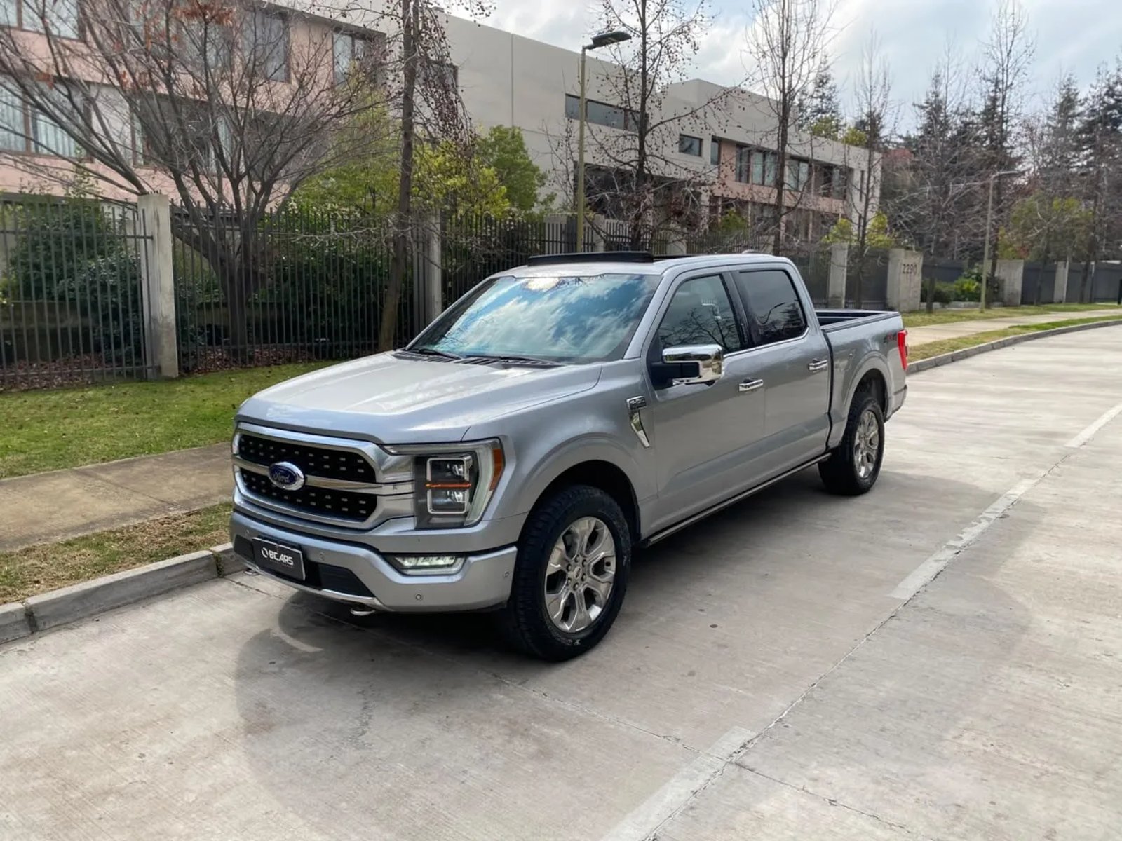 Ford F-150 3.5 Platinum Doble Cabina 4X4 AT 2022 - Foto 2 de 20