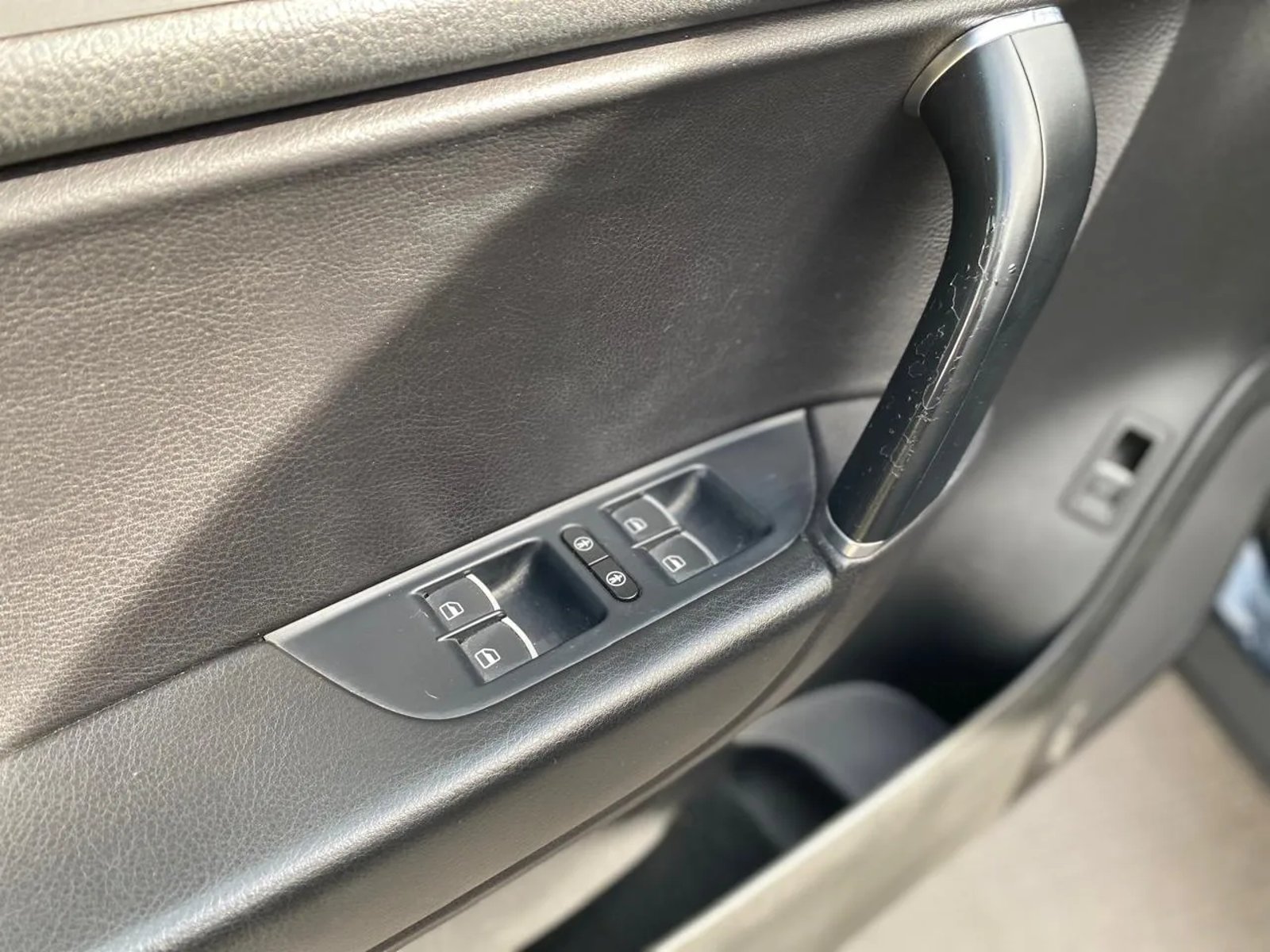 Volkswagen Touareg 3.0 TDI V6 Auto NAV 4WD 2016 - Imagen 17 de 20