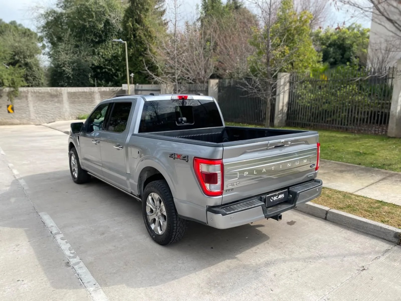 Ford F-150 3.5 Platinum Doble Cabina 4X4 AT 2022 - Imagen 6 de 20