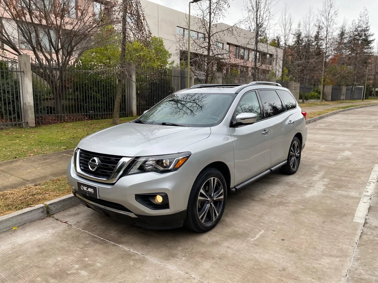 Nissan Pathfinder 3.5 Advance 4X2 CVT AT 2021 - Foto 2 de 20