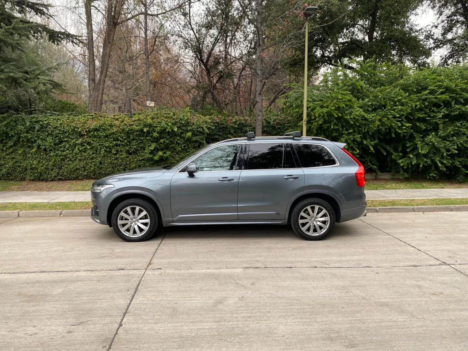 Volvo XC90 2.0 T5 Momentum Kinetic Auto 4WD 2019 - Foto 5 de 20