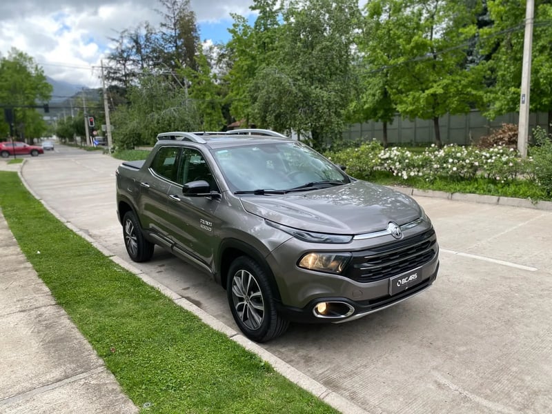 RAM 1000 2.0 Laramie 4X4 Doble Cabina AT 2021 - Imagen 13 de 20