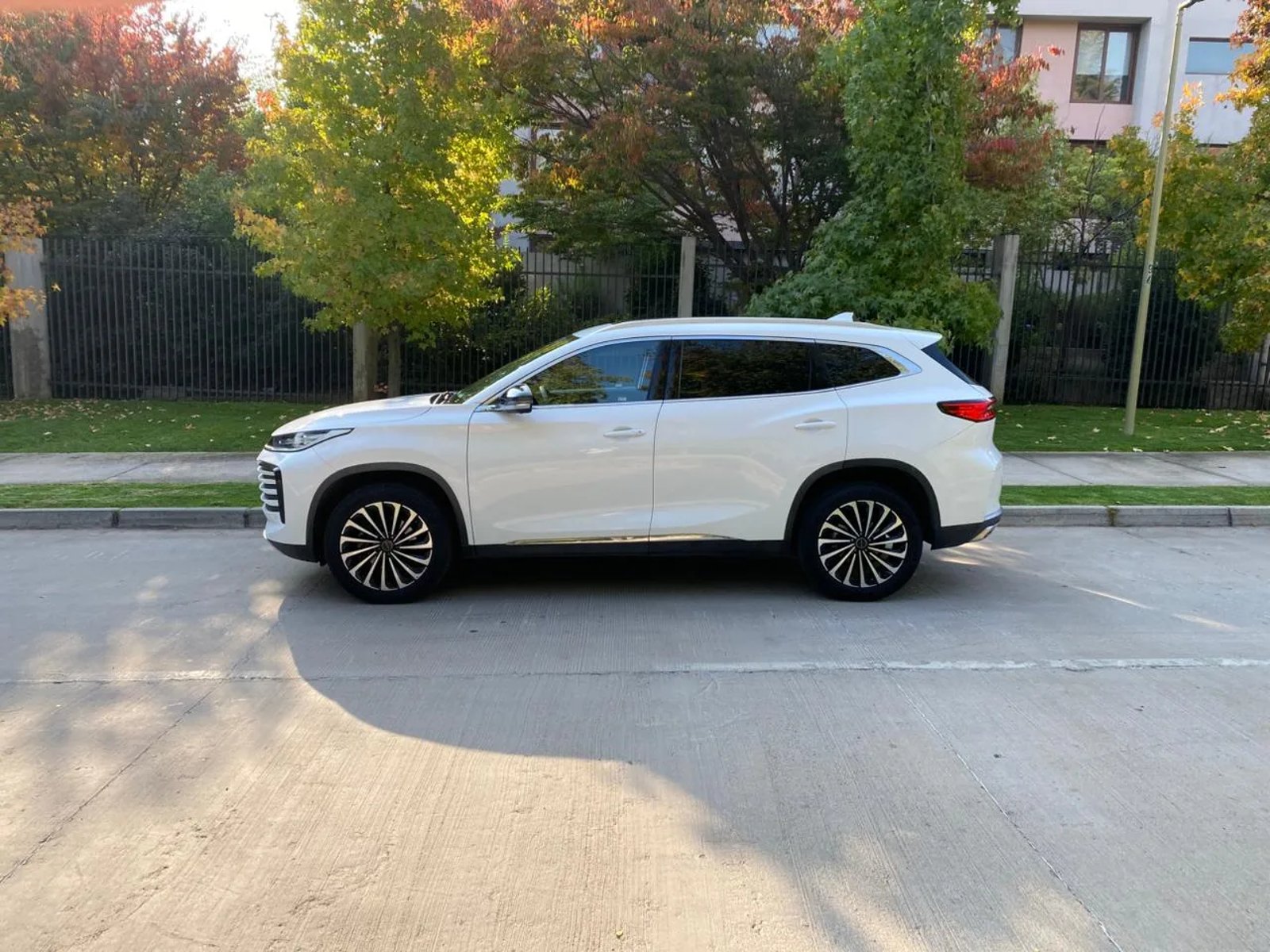 Exeed TXL 2.0T DCT Unlimited 4WD 2023 - Foto 5 de 20